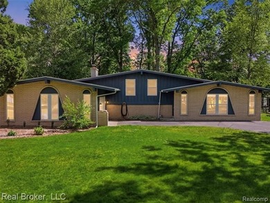 Stunning All-Sports Lakefront Living! Experience lake living at - photo 2