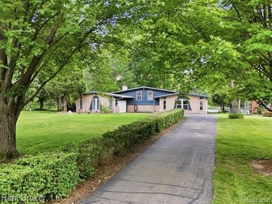 Stunning All-Sports Lakefront Living! Experience lake living at - photo 4