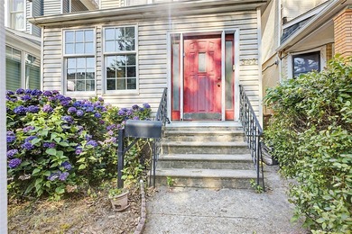 Rare opportunity to restore a spacious 5-bedroom detached - photo 3