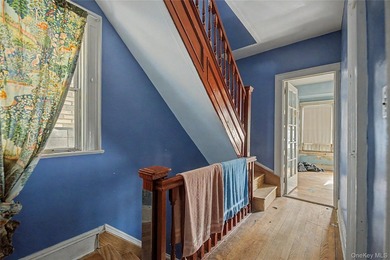 Rare opportunity to restore a spacious 5-bedroom detached - photo 7
