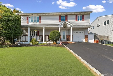 (private lake, pond, coastal) Home Sale Pending in Lindenhurst New York