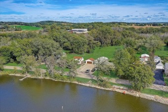 Rock River - Dodge County Home For Sale in Fort Atkinson Wisconsin