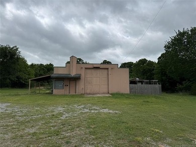 Auction Property! Live onsite auction Thur July 16 10:01 AM - photo 2