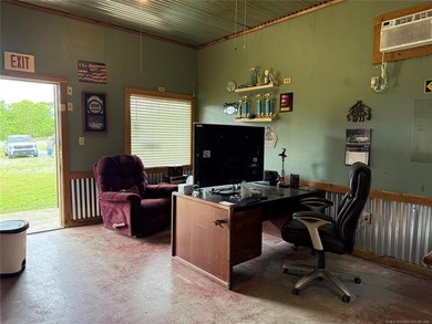 Auction Property! Live onsite auction Thur July 16 10:01 AM - photo 5