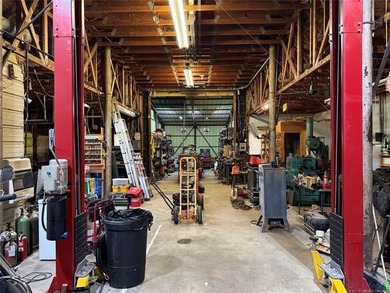 Auction Property! Live onsite auction Thur July 16 10:01 AM - photo 7