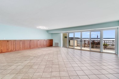 Where every day feels like a vacation! A Rare 3 bedroom, 2 bath - photo 8