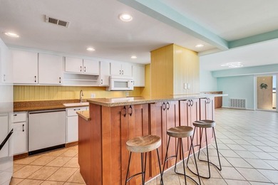 Where every day feels like a vacation! A Rare 3 bedroom, 2 bath - photo 10