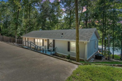 Lake Home For Sale in Fair Play, South Carolina