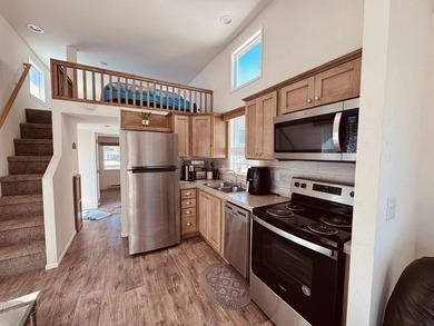 Escape to lakeside living at Klink's Resort on Williams Lake - photo 4