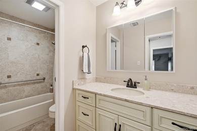 Bright 1 Bedroom Unit in the Highly-Desired Fairfield Saint - photo 16