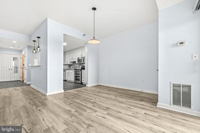 Welcome to Unit 506 at Anchorage Tower-move-in ready waterfront - photo 9