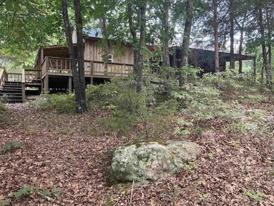 LAKEFRONT CABIN WITH 2 STALL PRIVATE DOCK & approx. 242 feet of - photo 4