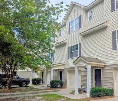 Opportunity to build equity! The open main level features - photo 2