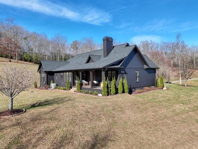 Welcome to this exceptional 19.2-acre Estate featuring a - photo 2