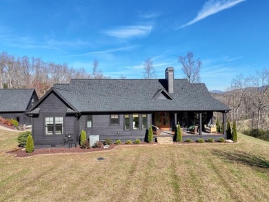 Welcome to this exceptional 19.2-acre Estate featuring a - photo 3