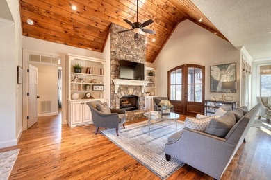 Welcome to this exceptional 19.2-acre Estate featuring a - photo 4