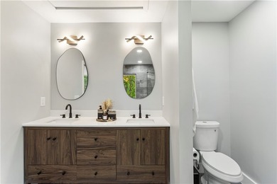****Fully furnished and move-in ready-just bring your - photo 13