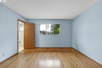 Highly desirable PARKMONT home located on a quiet cul-de-sac a - photo 15