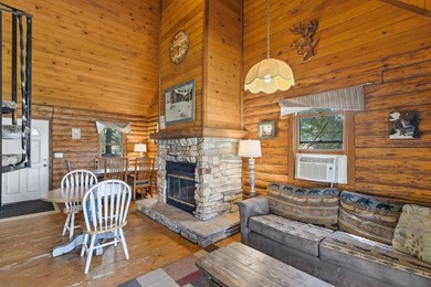 Welcome to your dream retreat on Lake Delton in the heart of - photo 15