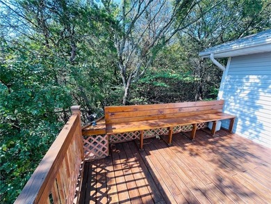 Enjoy beautiful Table Rock Lake with this very nice 3BR, 2 1/5 - photo 24