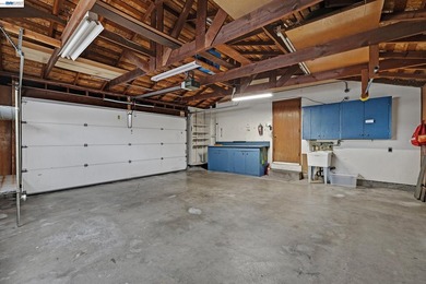 Highly desirable PARKMONT home located on a quiet cul-de-sac a - photo 25