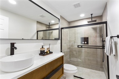 ****Fully furnished and move-in ready-just bring your - photo 25