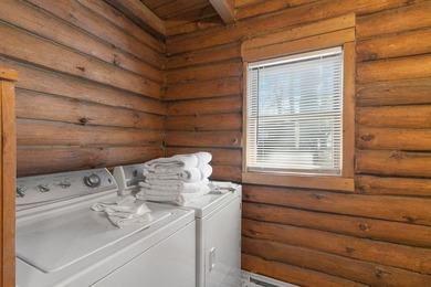 Welcome to your dream retreat on Lake Delton in the heart of - photo 28