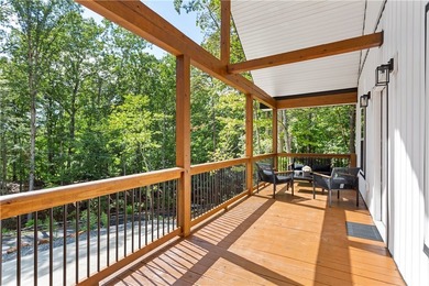 ****Fully furnished and move-in ready-just bring your - photo 31