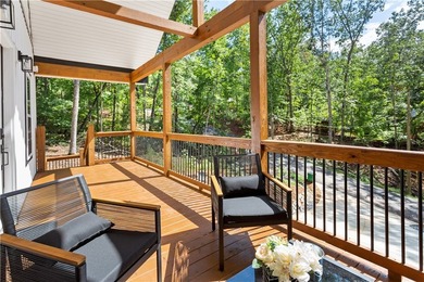 ****Fully furnished and move-in ready-just bring your - photo 32