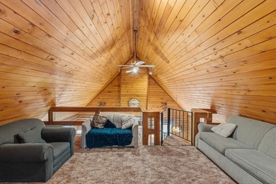 Welcome to your dream retreat on Lake Delton in the heart of - photo 36