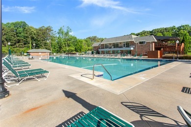 ****Fully furnished and move-in ready-just bring your - photo 36