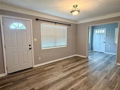 THE ULTIMATE MAJOR-UPDATE GEM IN ST. PETE! Avoid the massive - photo 3