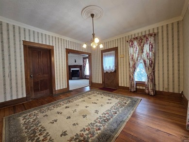 Charmer of Yesteryear! An Old-World Victorian with Endless - photo 8