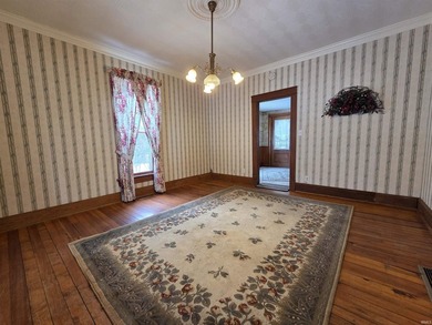 Charmer of Yesteryear! An Old-World Victorian with Endless - photo 10