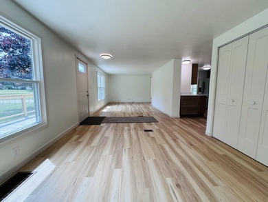 Back on Market due to no fault of the seller! Welcome home to - photo 4