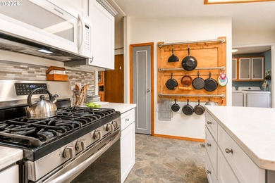 Charming Home in Puerto Vista Mobile Estates is waiting for you - photo 11