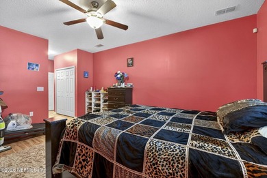 Welcome to this well-maintained 4 bedroom, 3 bathroom home - photo 12