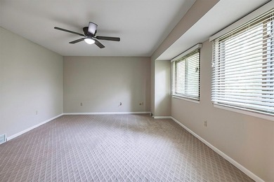 Looking for a place to just bring your toothbrush & move in?! - photo 22