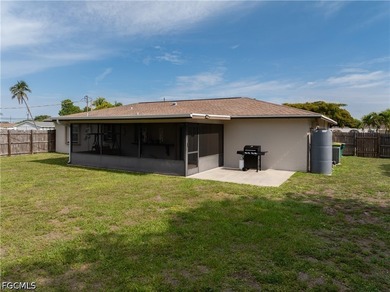 Beautiful 3-bedroom, 2-bath home with a 2-car garage situated on - photo 26