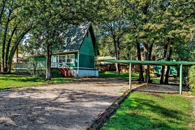 Charming 3-Bed, 2-Bath Lake Texoma Retreat on Two Wooded Lots - photo 32