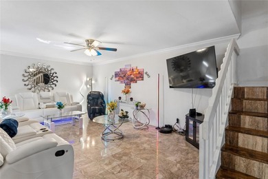 LOCATION LOCATION LOCATION! MOVE-IN READY! 3BR/2.5BA updated - photo 5