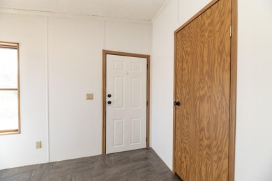 Welcome to this 3 bedroom, 2 bathroom home offering spacious - photo 16