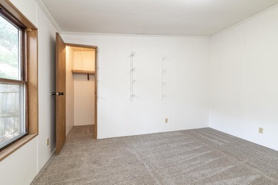 Welcome to this 3 bedroom, 2 bathroom home offering spacious - photo 23