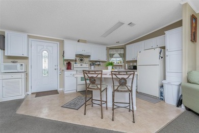 Welcome to your slice of Florida paradise! Located in a peaceful - photo 5