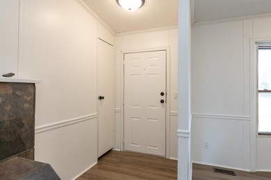 Welcome to this 3 bedroom, 2 bathroom home offering spacious - photo 31