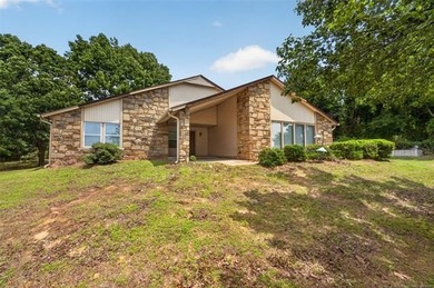 Spacious 4 bedroom homes on 2 + Acres Near Keystone Lake. Enjoy - photo 2