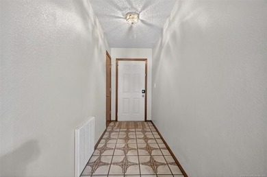 Spacious 4 bedroom homes on 2 + Acres Near Keystone Lake. Enjoy - photo 4