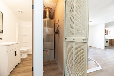 Welcome to this 3 bedroom, 2 bathroom home offering spacious - photo 38