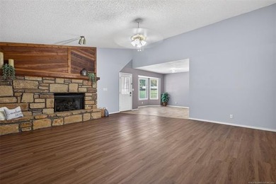 Spacious 4 bedroom homes on 2 + Acres Near Keystone Lake. Enjoy - photo 8