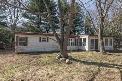 Welcome to this 3 bedroom, 2 bathroom home offering spacious - photo 40